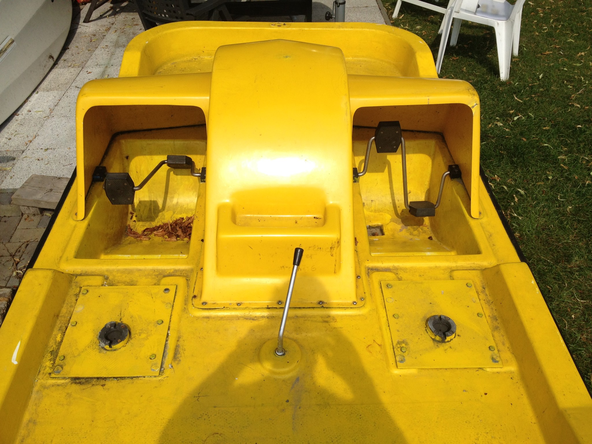 Tretboot leeres Sonnendeck