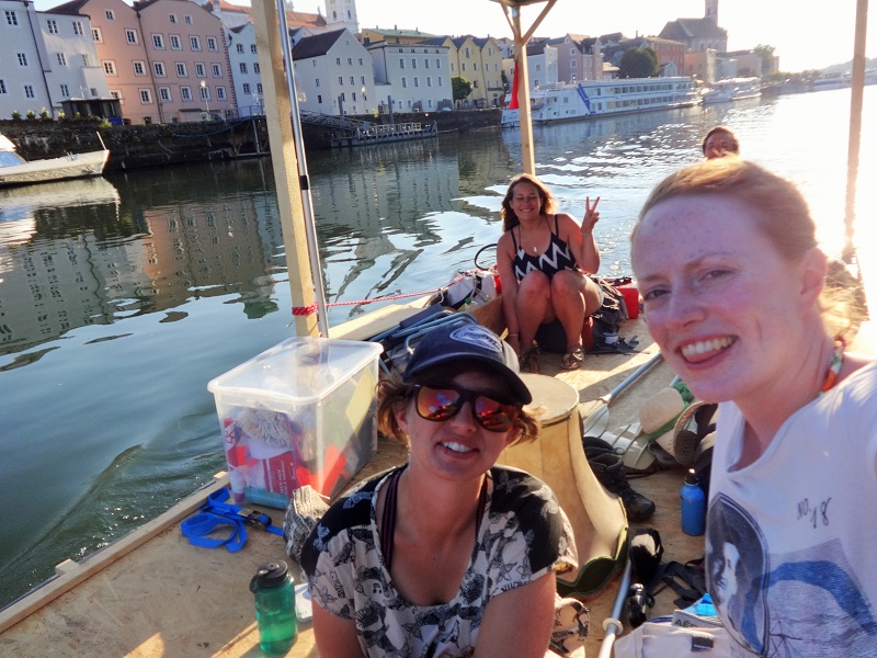 Passau Donau Stube Floß Abenteuer