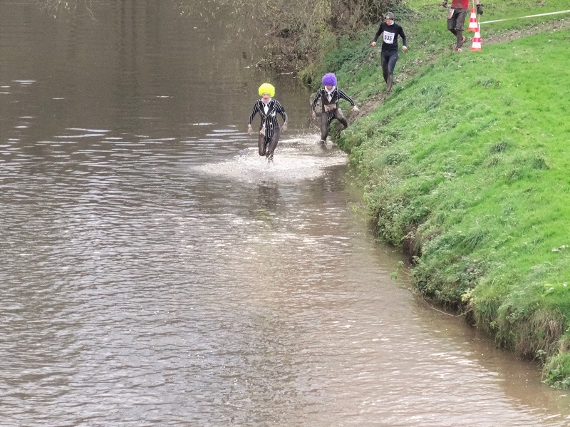 Dragonheart battle obstacle race river crossing